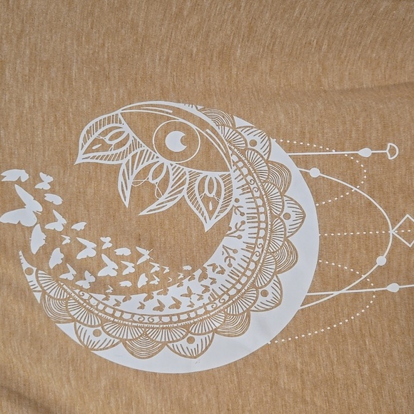 Boho Quarter Crescent Moon Butterflies T Shirt New Without Tags Plus Sz Tee - Picture 1 of 4